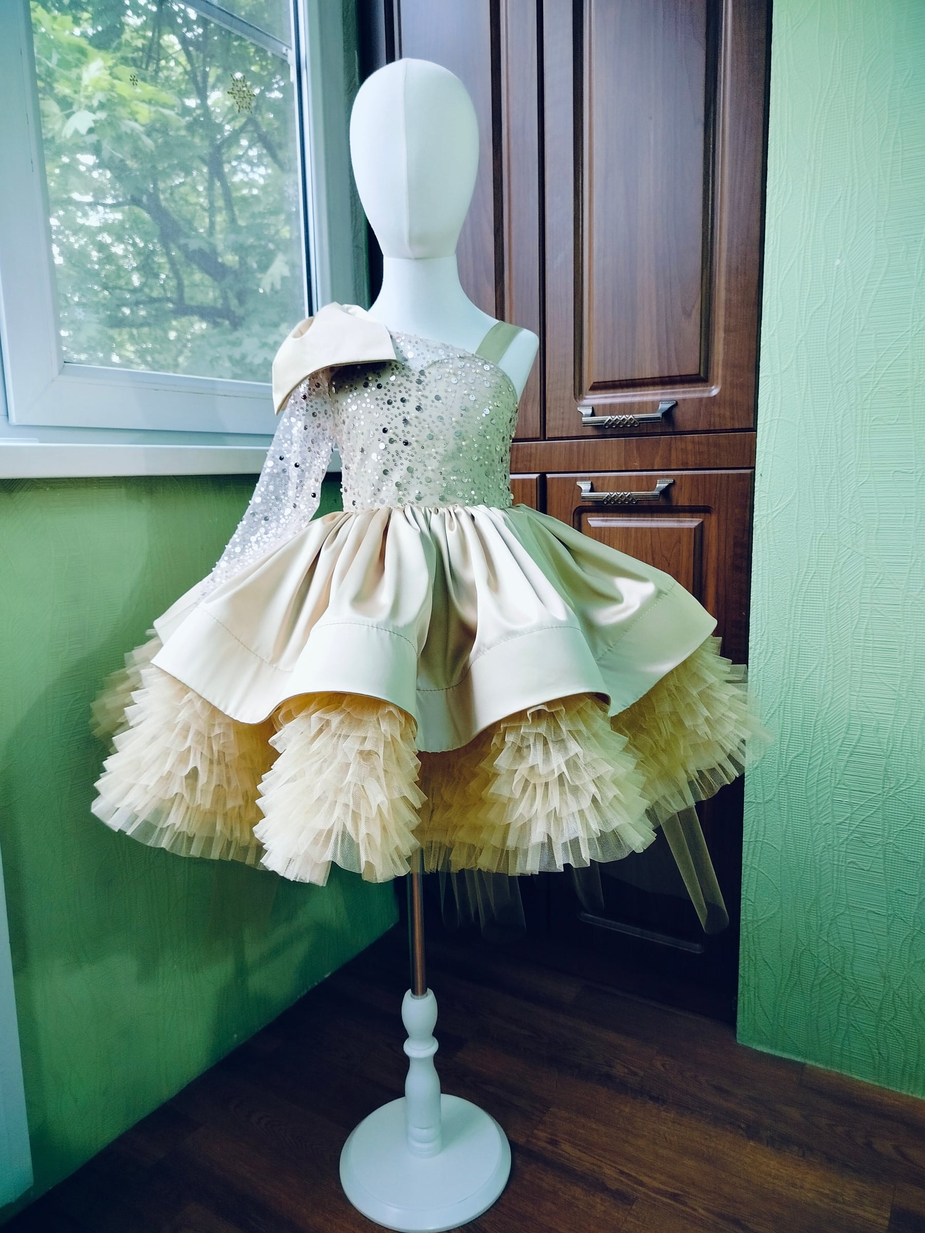 Нарядное платье для девочки